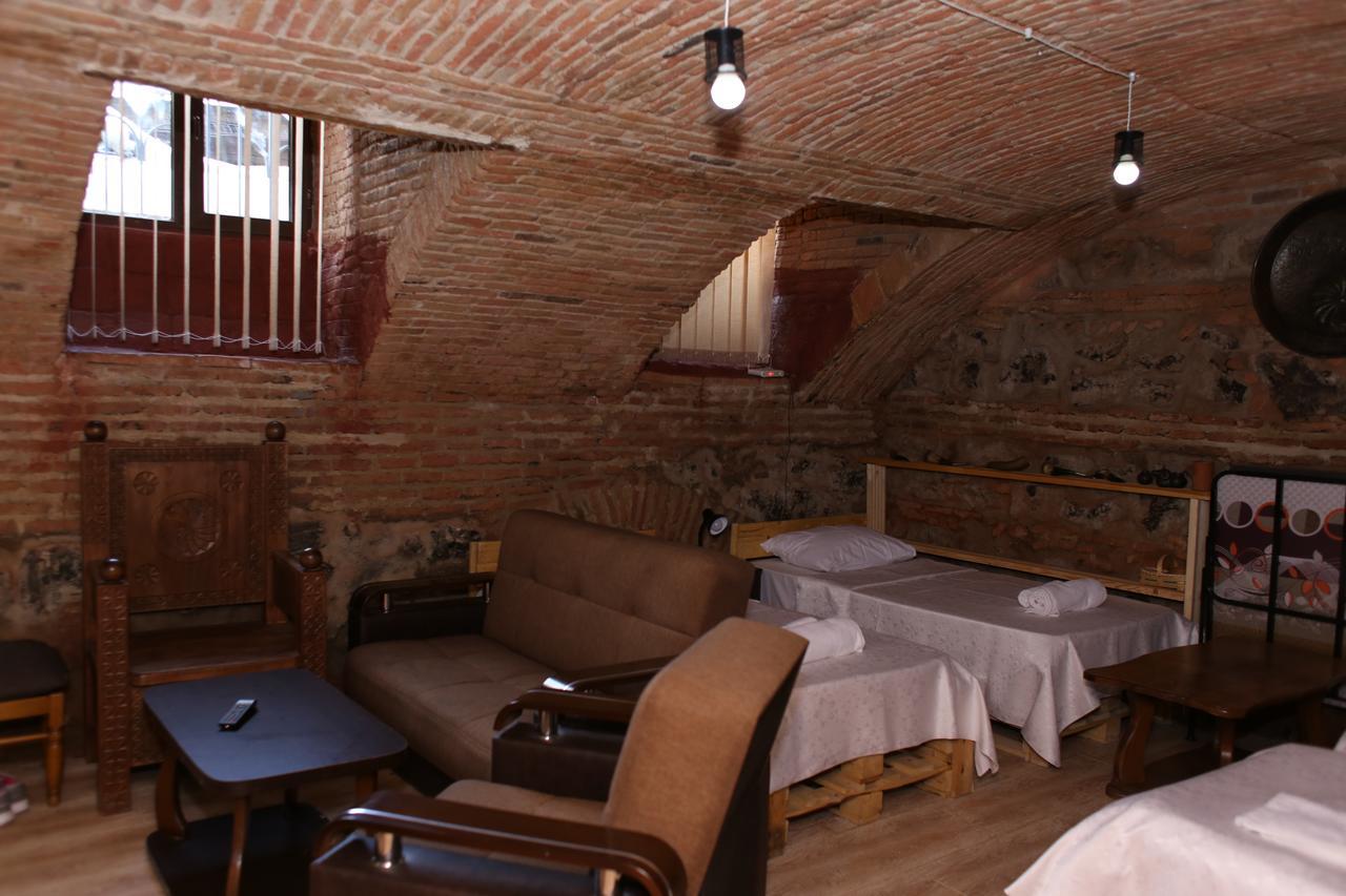 Guest House Kakabadzeebi 9 Тбілісі Екстер'єр фото